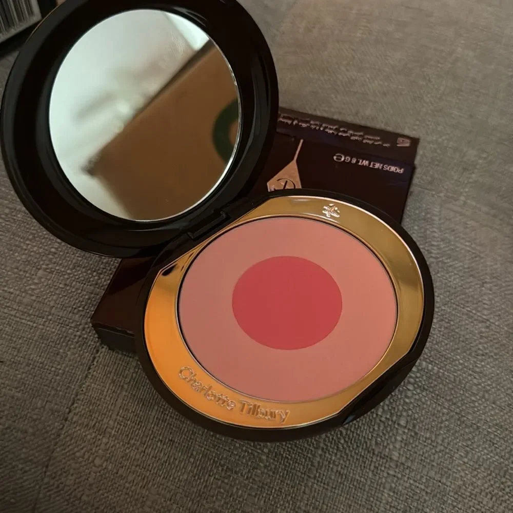 NIB 43.00CHARLOTTE TILBURY CHEEK TO CHIC LOVE IS THE DRUG